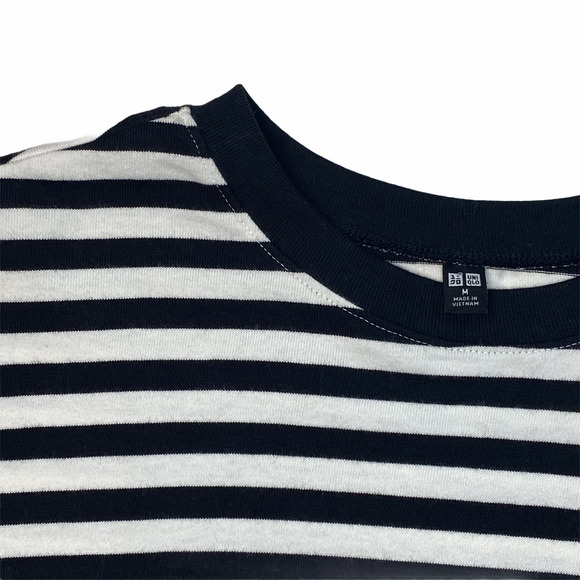 Uniqlo Striped Minimalist B&W Short Sleeve Shirt - Picture 4 of 5